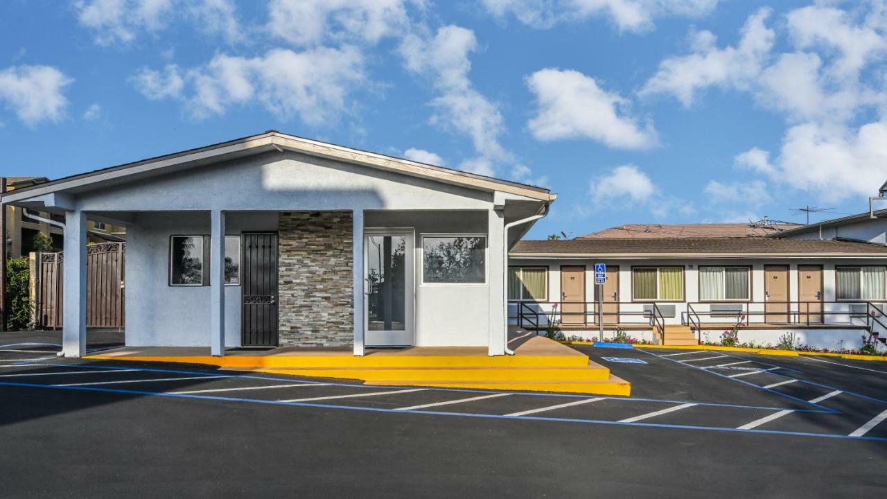 Sea Rock Inn - Long Beach Exterior photo