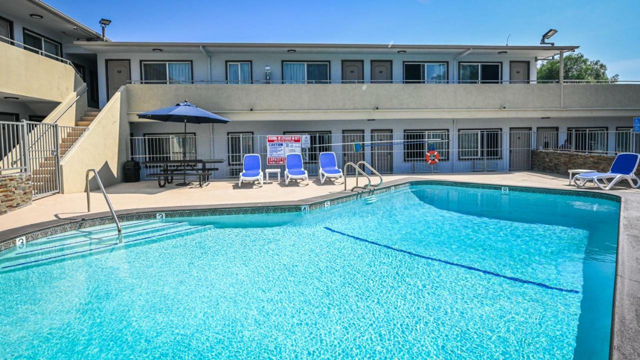 Sea Rock Inn - Long Beach Exterior photo